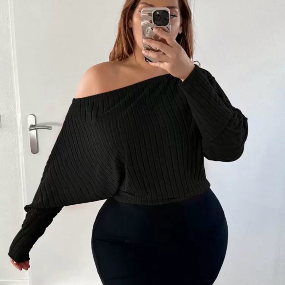 SHEIN Black Ribbed Knit Top